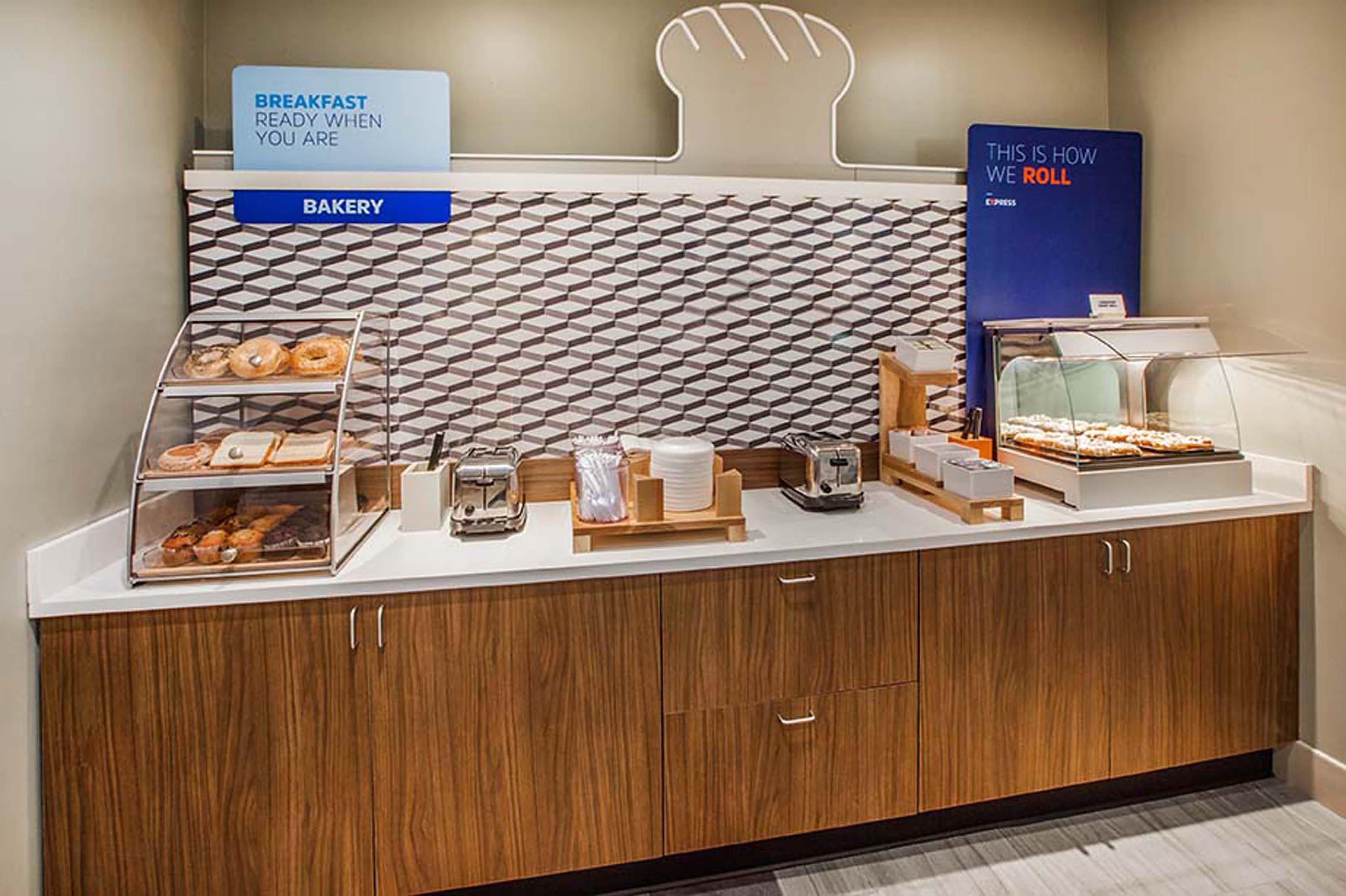 Holiday Inn Express Hotel & Suites Orlando East-Ucf Area By Ihg Alafaya Экстерьер фото